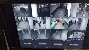 Jasa pemasangan cctv - kedai - monitor