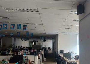 Pemasangan Speaker di Gedung